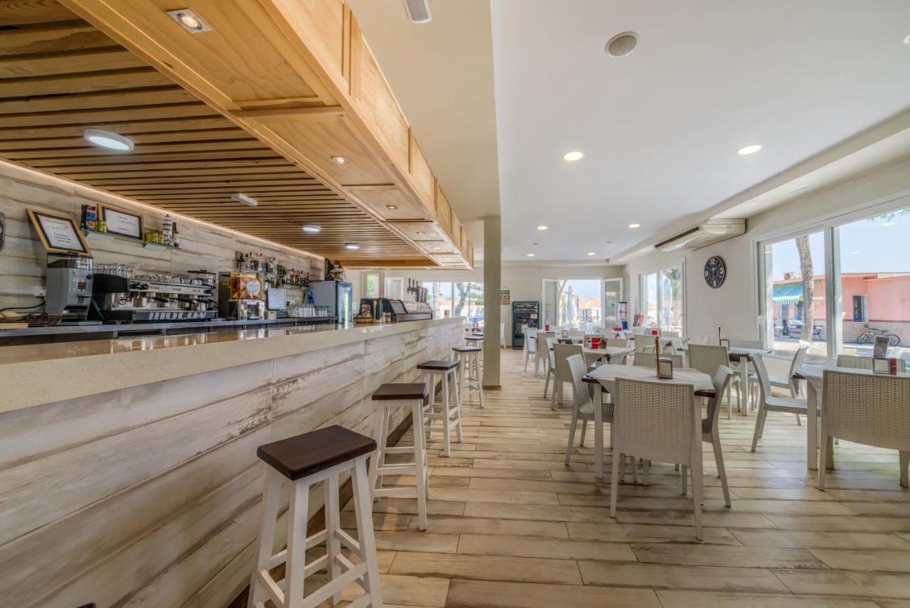 Glamping -bungalows El Faro Camping Conil De La Frontera