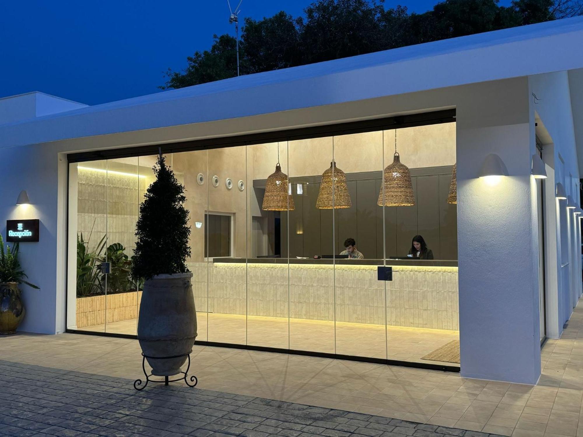 Glamping -bungalows El Faro Parque de Campismo